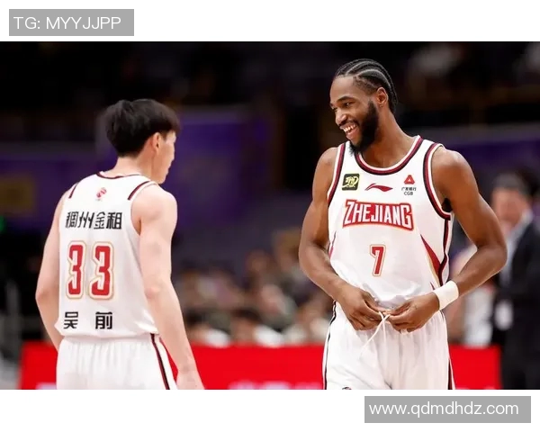 CBA辽宁队与北京队精彩对决瞬间回顾及赛场氛围全景展示 CBA辽宁队与北京队精彩对决瞬间回顾及赛场氛围全景展示